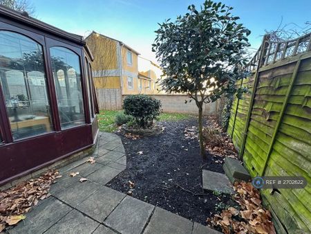 1 bedroom flat to rent - Photo 3