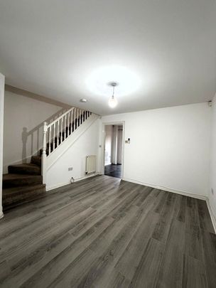 £1,050 PCM, Two Bedroom House with Off-Road Parking and Large Enclosed Garden in Vervain Close, St Fagans, Cardiff, CF5 4PL - Photo 1