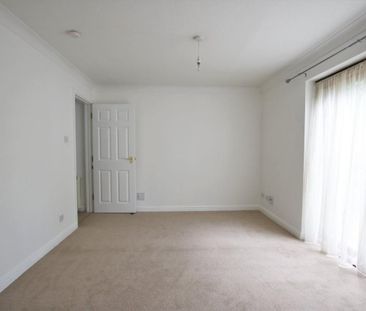 Finchampstead Road, Wokingham, Berkshire RG40 2DY - Photo 2