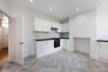 4 bedroom flat to rent - Photo 5