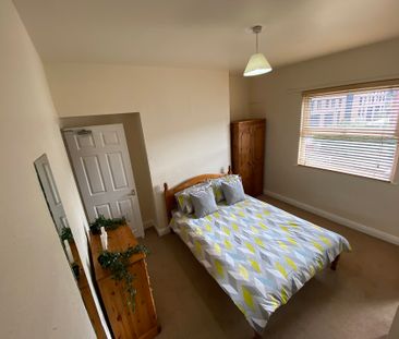 Flat 3, 49 Lower Ford Street – Student Accommodation Coventry - Photo 1