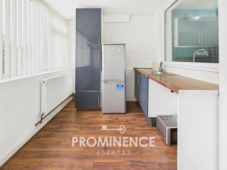 3 bedroom semi-detached house to rent - Photo 3