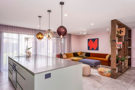 Newly renovated home with a studio in sought after Palm Beach - Photo 2