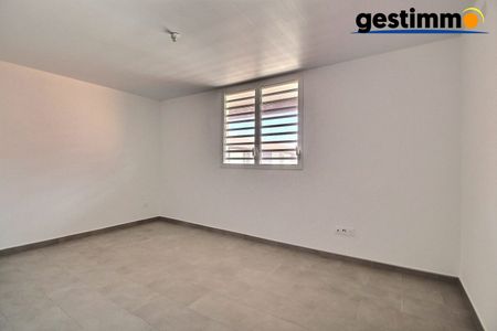 Location Appartement 4 pièces 105m² MATOURY 97351 - Photo 3