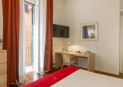 Elegant Apartment in the Heart of Rome: Between Piazza di Spagna and Via del Corso, in residence with dayluy cleaning , A/C wifi , consierge. Rif #1948