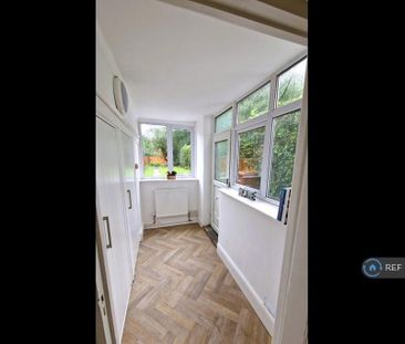 2 bedroom semi-detached house to rent - Photo 3