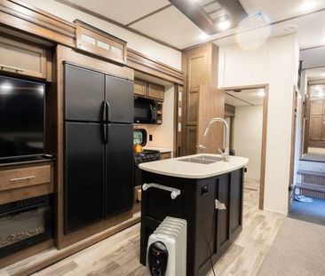 High end RV for rent - Photo 2