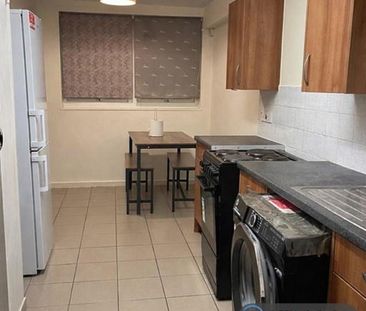 2 bedroom maisonette to rent - Photo 5