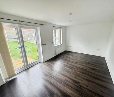 4 bedroom terraced house to rent - Photo 1