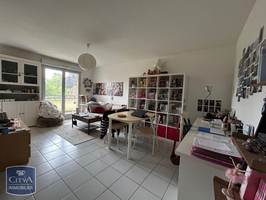 Location Appartement 2 pièces 47m² ST AMAND MONTROND 18200 - Photo 1
