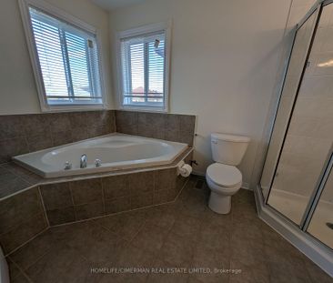 For Lease - 50 Antique Drive, Richmond Hill, Ontario - Photo 3