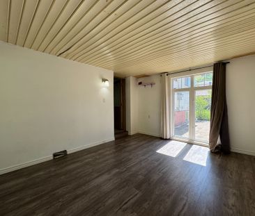 For Lease - 71 Hoover Crescent, Hamilton, Ontario - Photo 4