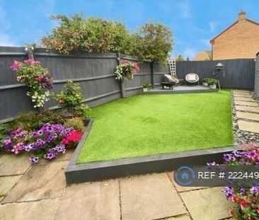 3 bedroom semi-detached house to rent - Photo 5