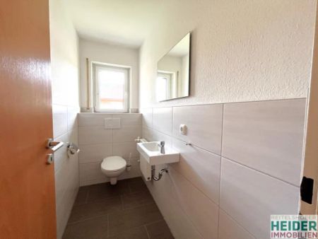 großzügige 4 Zi-Wohnung mit Einbauküche südl. von Ansbach - Photo 4