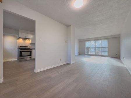 For Lease - 343 Bronte Road, Oakville, Ontario - Photo 2