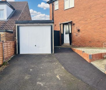 3 bedroom semi-detached house to rent - Photo 2