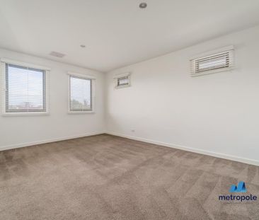 3A Plymouth Street, BENTLEIGH EAST, VIC - Photo 2