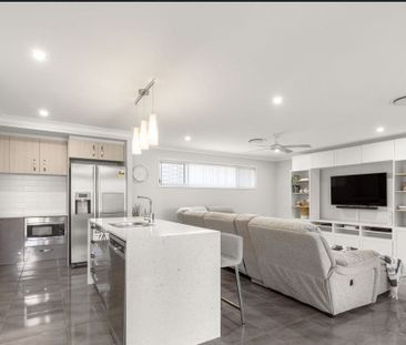 Modern and Luxurious in Capestone + Solar - Photo 5