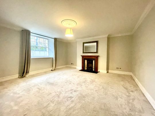 2 Bed Maisonette, South Parade Mansions, BS8 - Photo 1