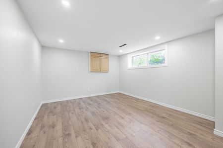 For Lease - 1362 Cawthra Road Unit# Lower, Mississauga, Ontario - Photo 5