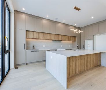 For Lease - 230 Townsgate Drive, Vaughan, Ontario - Photo 1