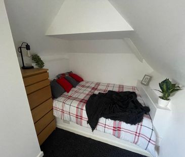 1 bedroom in a house share to rent - Photo 4