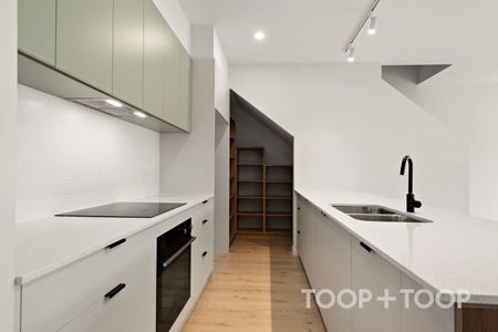 Brand New Brompton Townhouse - Photo 3