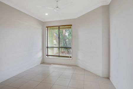 Large Family Home - Photo 3