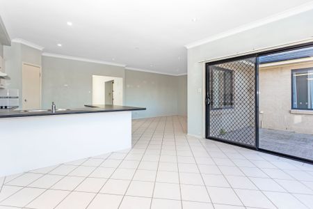 3 bedroom home in Myall Quays Tea Gardens available for rent - Photo 2