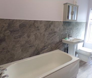 2 bedroom terraced house to rent - Photo 6