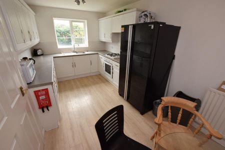 1 bedroom semi-detached house to rent - Photo 4