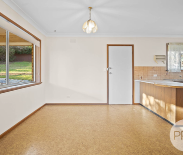 107 Red Hill Rd, Kooringal NSW 2650 - Photo 2