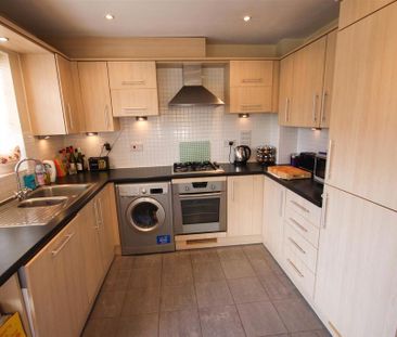 3 bedroom detached house to rent - Photo 4