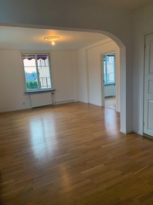 Körsbärsvägen, Västerås - Photo 1