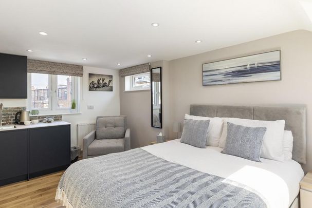 Studio to rent - Photo 1