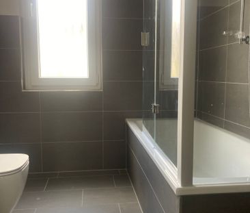 ** Großzügige 2-Zi-Wohnung mit Loggia sucht nach Modernisierung ein... - Foto 4