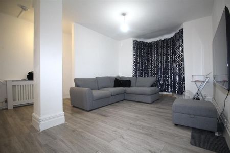 1 Bedroom Room to Rent To Let - Photo 2