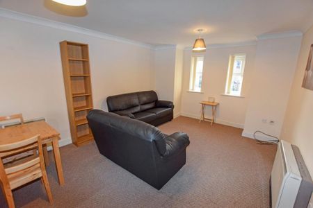 2 bedroom flat to rent - Photo 2