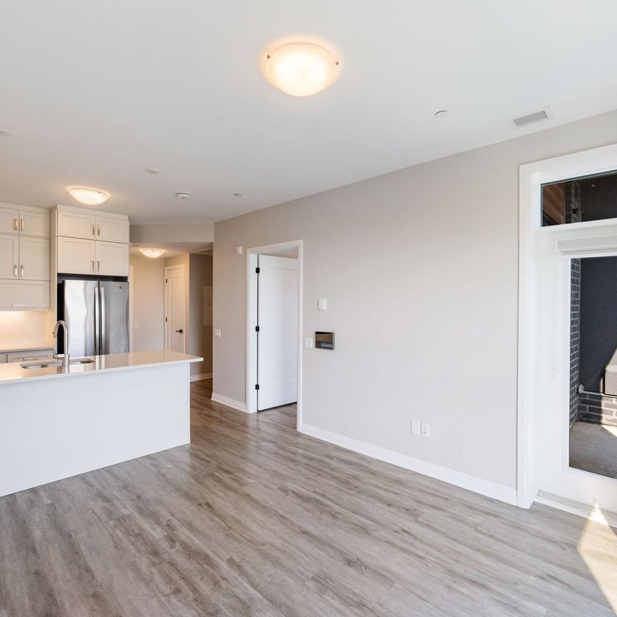 For Lease - 95 Dundas Street Unit# 324, Oakville, Ontario - Photo 1