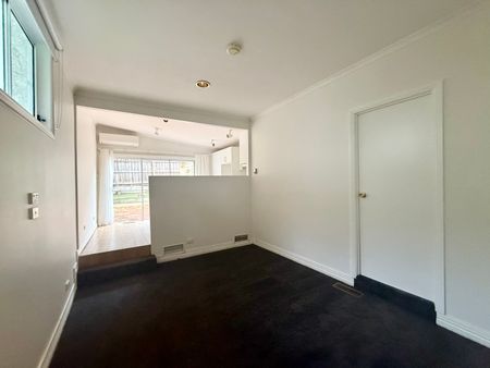 39 Rose Street, Armadale VIC 3143 - House For Rent | Domain - Photo 3