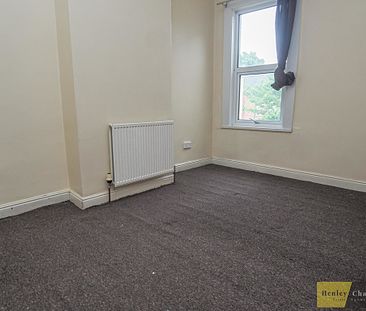 3 Bedroom Mid Terraced House For Rent - Photo 4