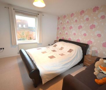 3 bedroom end of terrace house to rent - Photo 3