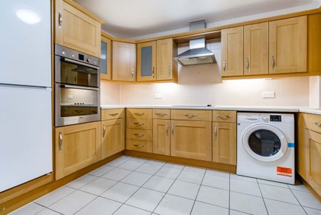 Ditchling Road, Maple Court St. Georges Park Ditchling Road, RH15 - Photo 3