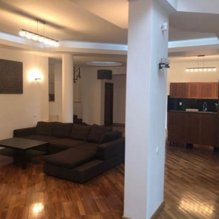 Inchirieri Case / vile Bucuresti - Fotografie 1