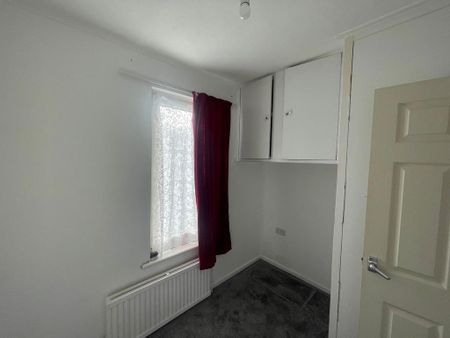 4 bedroom terraced house to rent - Photo 4