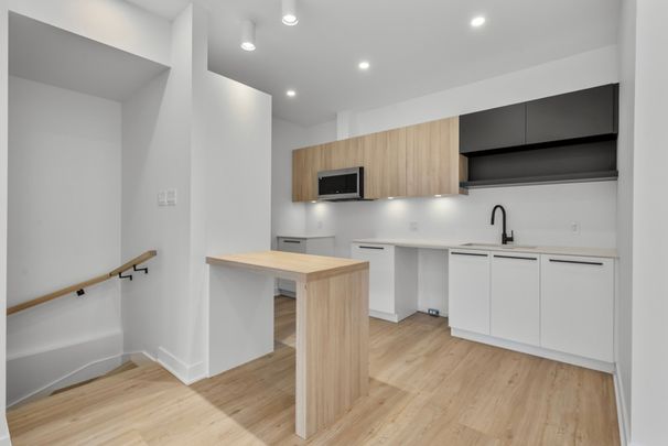 Appartement à louer - Montréal (Ahuntsic-Cartierville) (Ahuntsic Ouest) Appartement à louer - Montréal (Ahuntsic-Cartierville) (Ahuntsic Ouest) - Photo 1