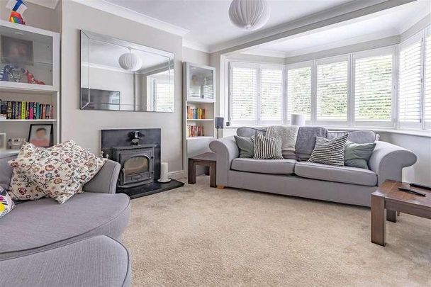 Hillcrest Way, Epping, CM16 - Photo 1