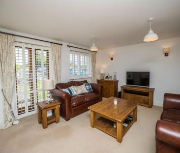 2 Bedroom End Terrace To Let - Photo 2