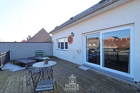 Centraal gelegen en mooi afgewerkte bovenwoning met garage en dakterras - Photo 2