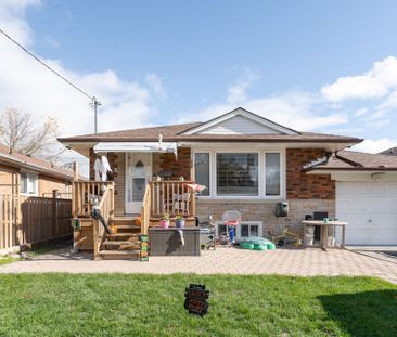 For Lease - 5 Barlow Road, Toronto, Ontario - Photo 1